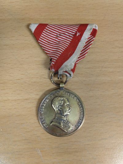 卡尔第三期 - 奥匈帝国弗兰茨铜级勇敢勋章