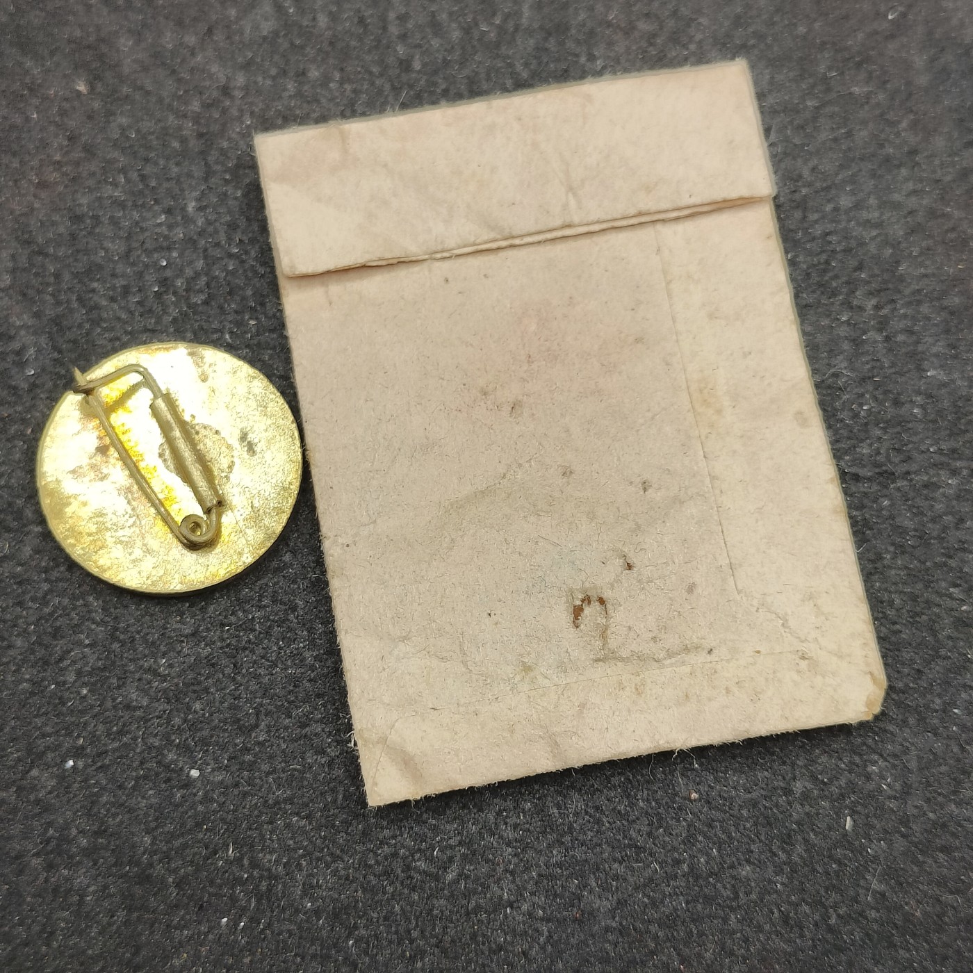 全场0元起拍 第126期 咸鱼国勋章拍卖专场 1月17日（周三）下午6：00开始 日本赤十字社员章带纸袋