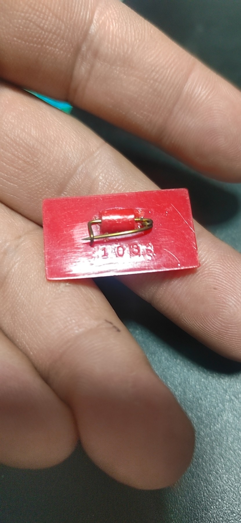 徽章 像章专场，包老保真   ，年后发货 🔥🔥🔥🔥毛主席像章一枚，长方形胸章，品相如图