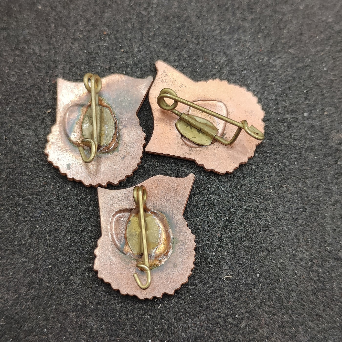 全场0元起拍 第126期 咸鱼国勋章拍卖专场 1月17日（周三）下午6：00开始 东德徽章一组