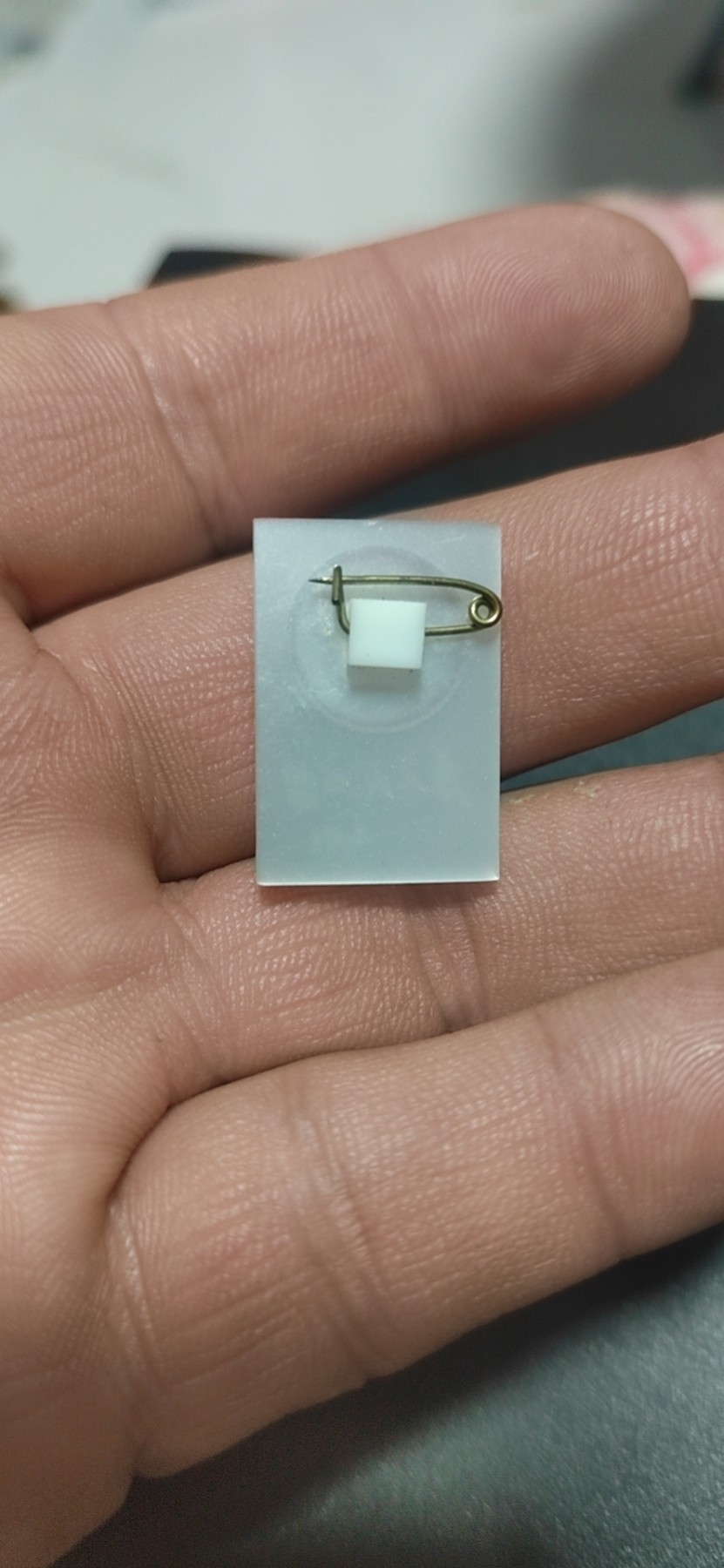 徽章 像章专场，包老保真   ，年后发货 🔥🔥🔥🔥毛主席像章一枚，长方形胸章，品相如图