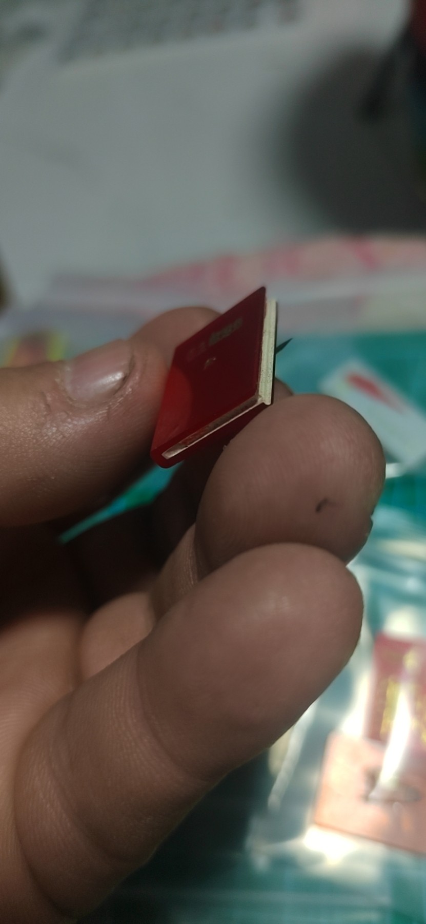 徽章 像章专场，包老保真   ，年后发货 🔥🔥🔥🔥毛主席语录章一枚，书型章品相如图