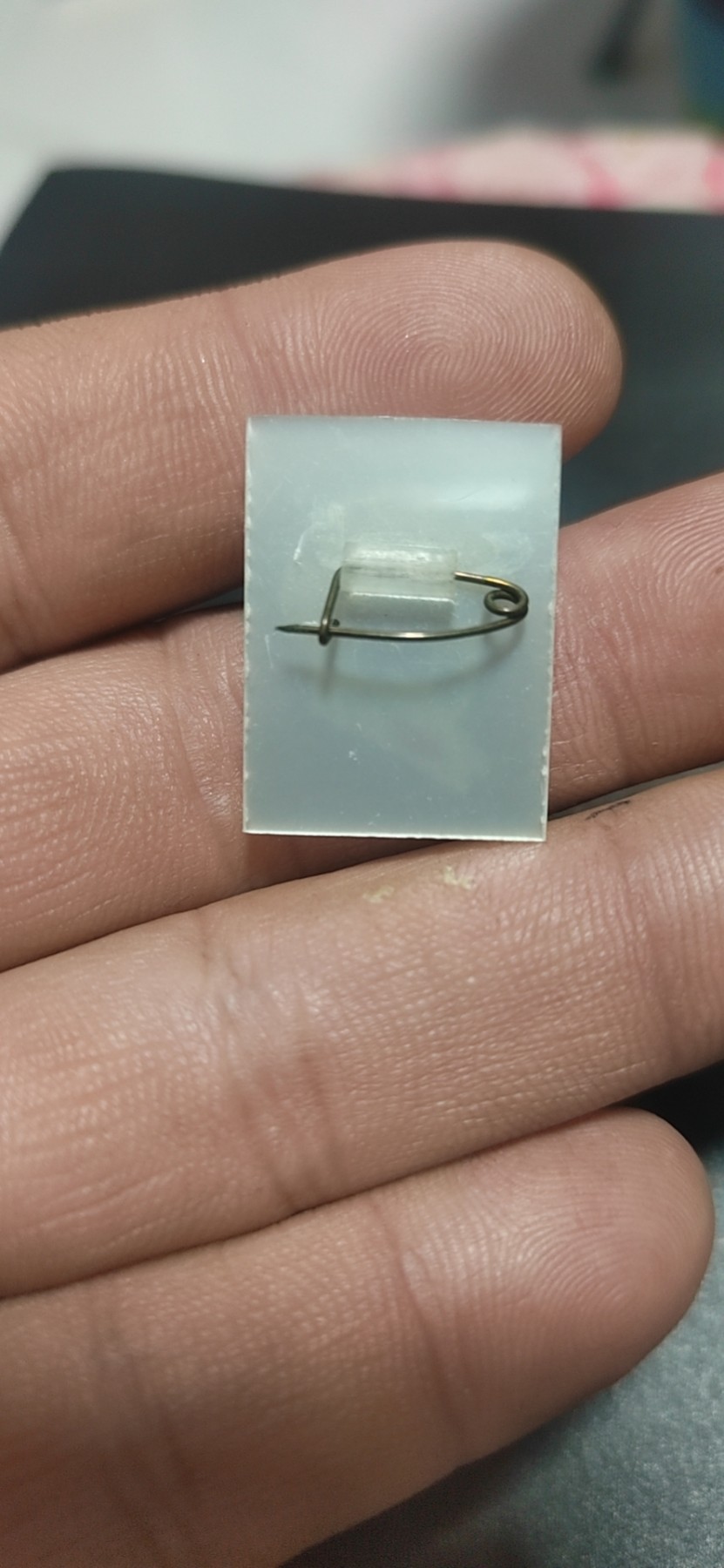 徽章 像章专场，包老保真   ，年后发货 🔥🔥🔥🔥毛主席像章一枚，长方形胸章，品相如图