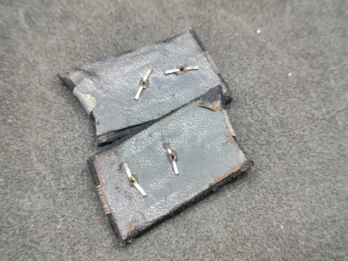 全场0元起拍 第126期 咸鱼国勋章拍卖专场 1月17日（周三）下午6：00开始 原品 战时日本海军中尉领章一对