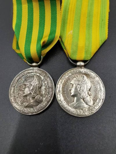 老王徽章拍卖第二十三期 - 法国1883-1885中法战争奖章一组  陆军版和海军版