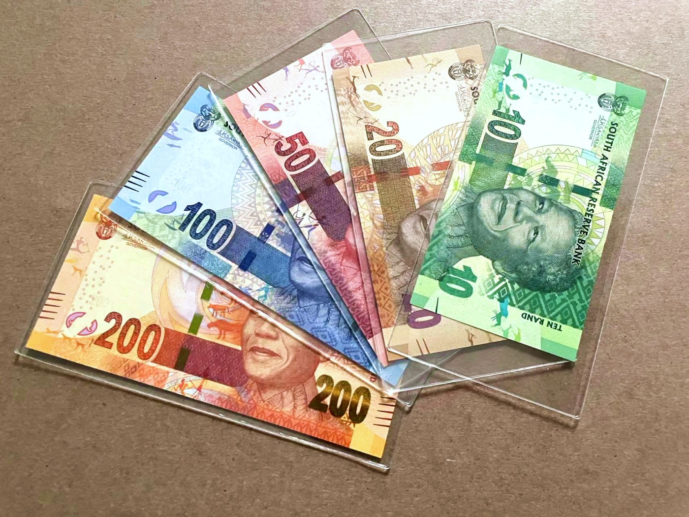 【Blue Auction】✨世界纸币精拍第421期【精】 【一组5张 AA冠1322小号全同套】南非 曼德拉版 10-200兰特 全新UNC