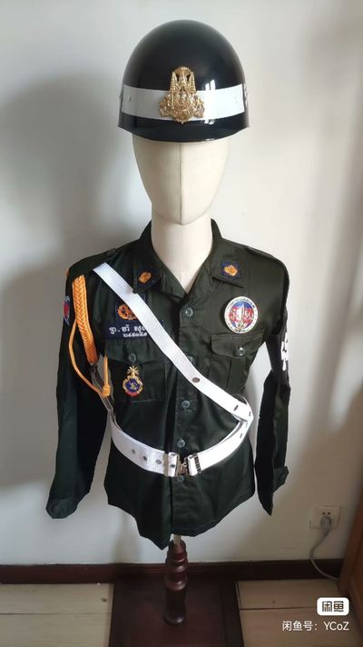 2024第二次拍卖 - 柬埔寨宪兵衣裤帽全套 苏码50左右