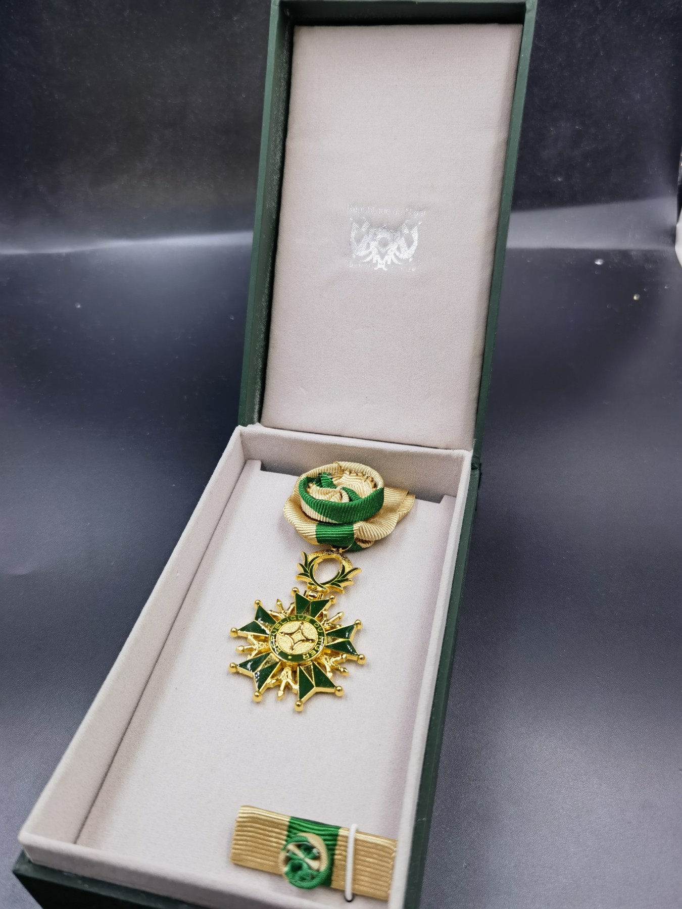 新年第一拍 0押金拍卖 全场0起 大陆勋赏俱乐部第八期拍卖 尼日尔军官级国家功勋勋章