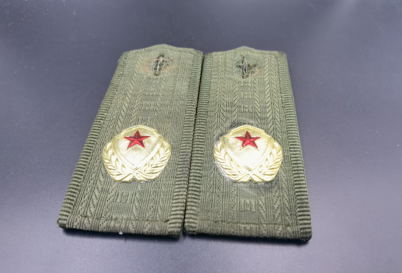 新年第一拍 0押金拍卖 全场0起 大陆勋赏俱乐部第八期拍卖 塞里斯92GA肩章一对