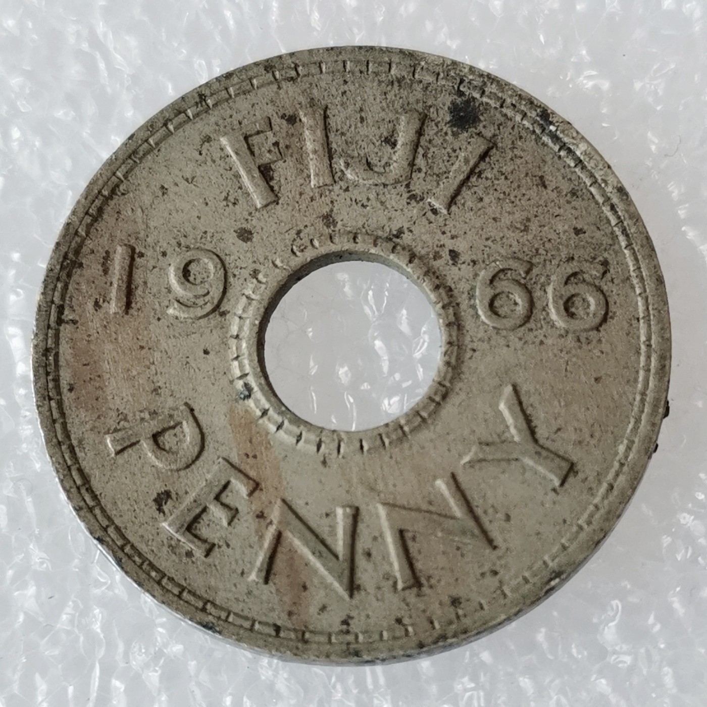 海外回流1元起拍小铺 各国钱币散币场 第6期 1966年斐济1便士圆孔硬币