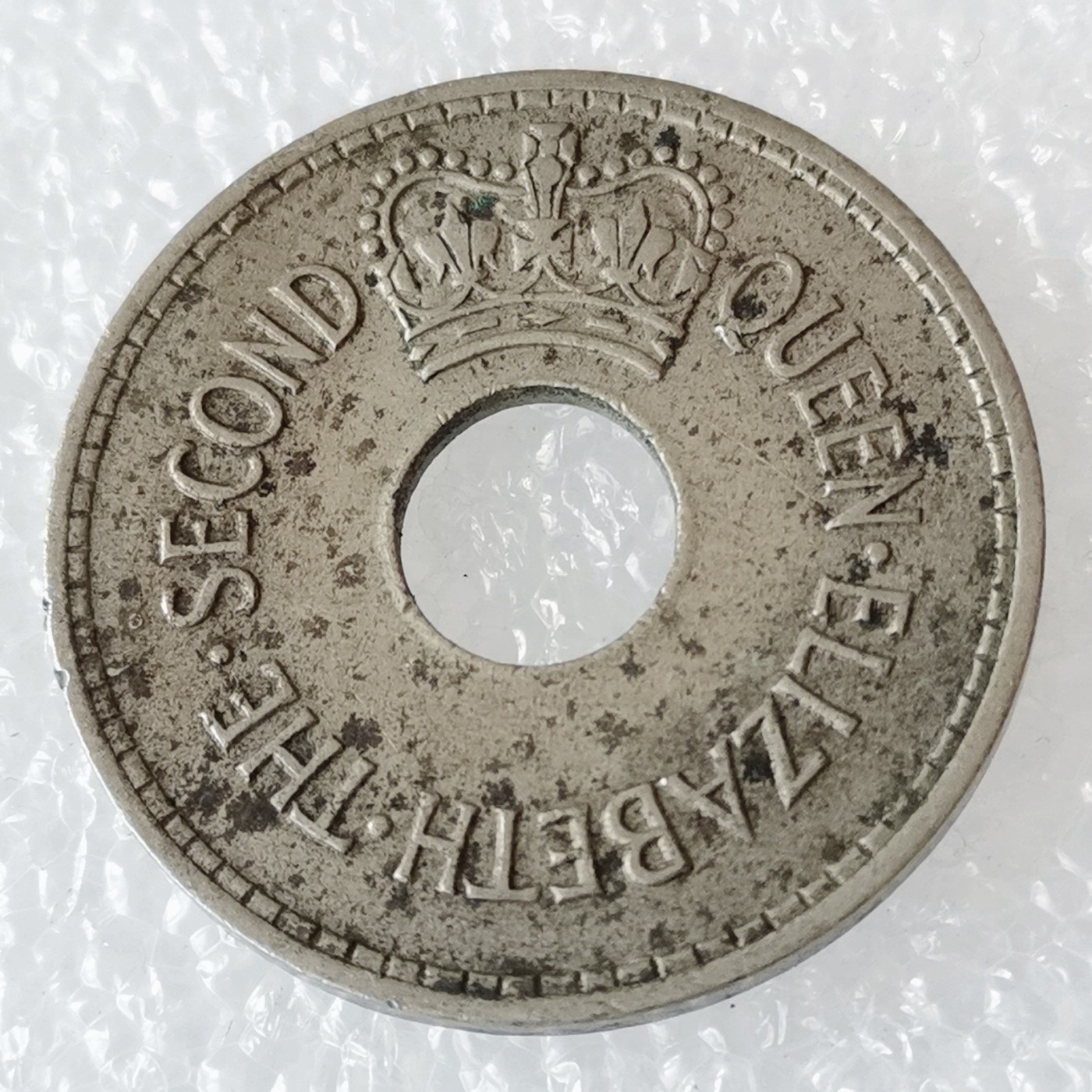 海外回流1元起拍小铺 各国钱币散币场 第6期 1966年斐济1便士圆孔硬币