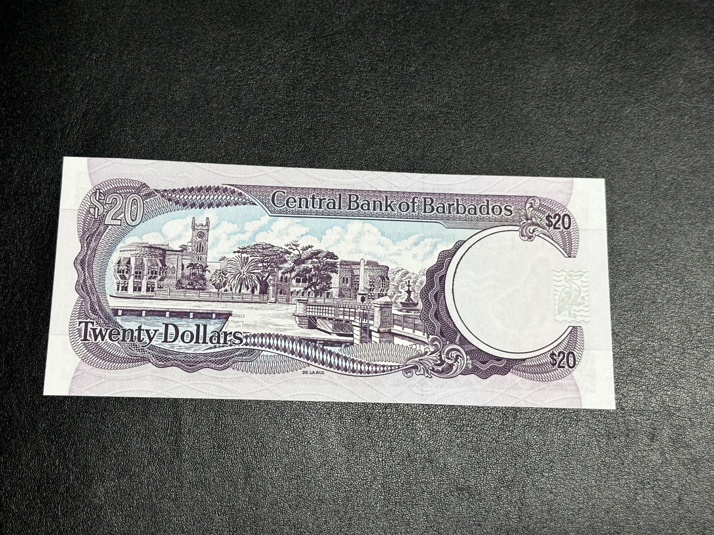 《外钞收藏家》第三百三十二期 加勒比四国专场（伯利兹/巴哈马/巴巴多斯/开曼） 巴巴多斯1993年20元（P44） 全新UNC