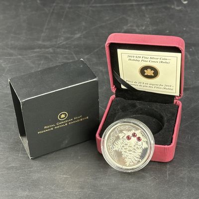康怡轩钱币【图瓦卢+匈牙利+加拿大+白俄罗斯 纪念币专场】第251006期  2010年加拿大发行节日松塔镶水晶20加元精制纪念银币（宝石红）
