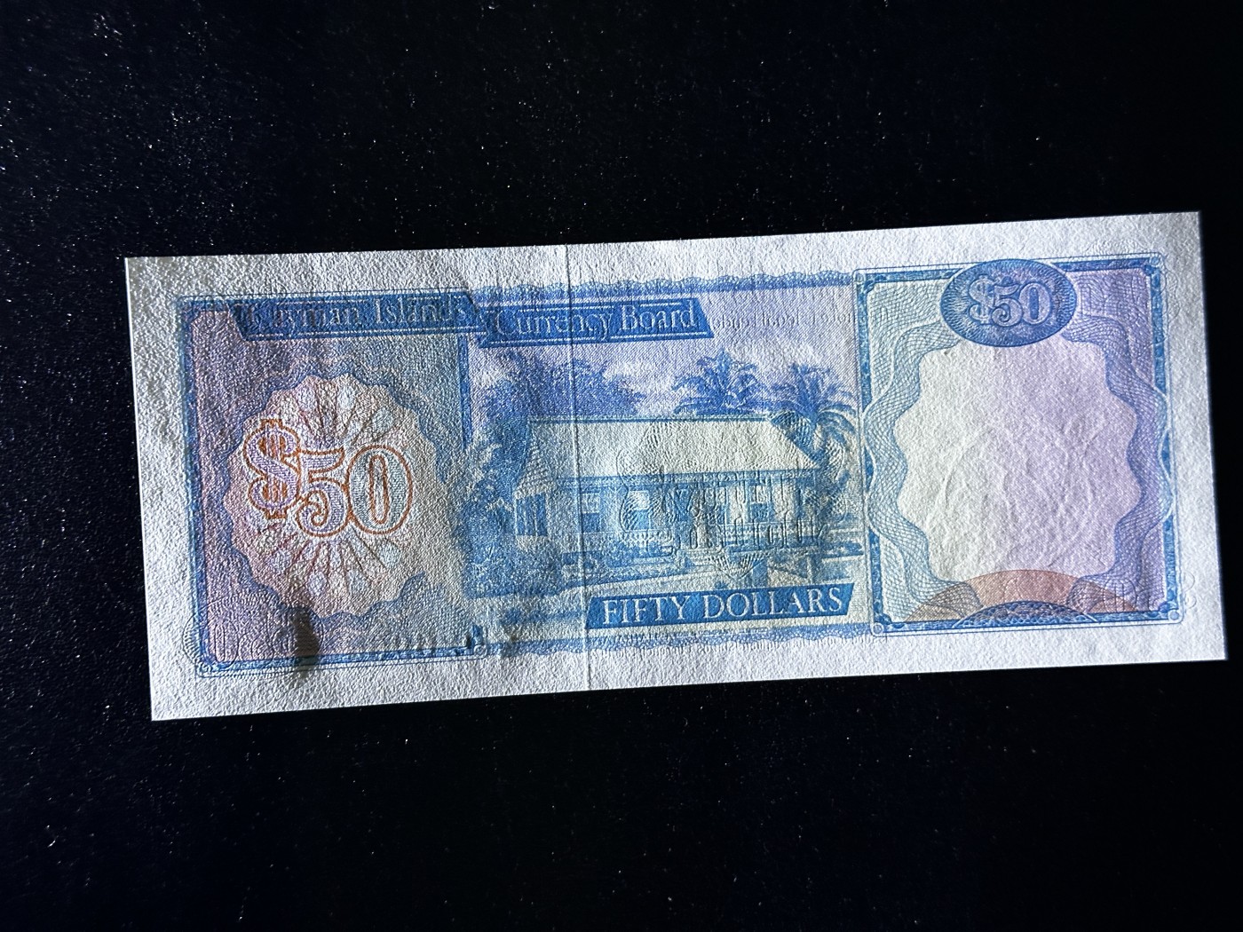 《外钞收藏家》第三百三十二期 加勒比四国专场（伯利兹/巴哈马/巴巴多斯/开曼） 开曼群岛1974年50元（P10），高面值，难得 全新UNC