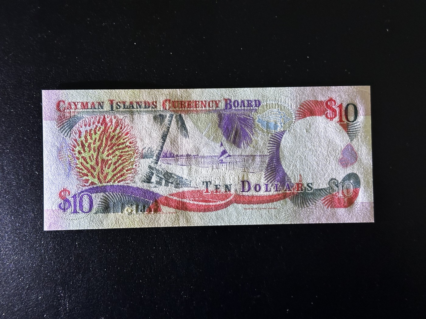 《外钞收藏家》第三百三十二期 加勒比四国专场（伯利兹/巴哈马/巴巴多斯/开曼） 开曼群岛1996年10元（P18） 全新UNC