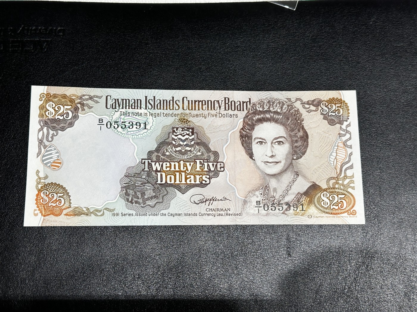 《外钞收藏家》第三百三十二期 加勒比四国专场（伯利兹/巴哈马/巴巴多斯/开曼） 开曼群岛1991年25元（P14） 全新UNC