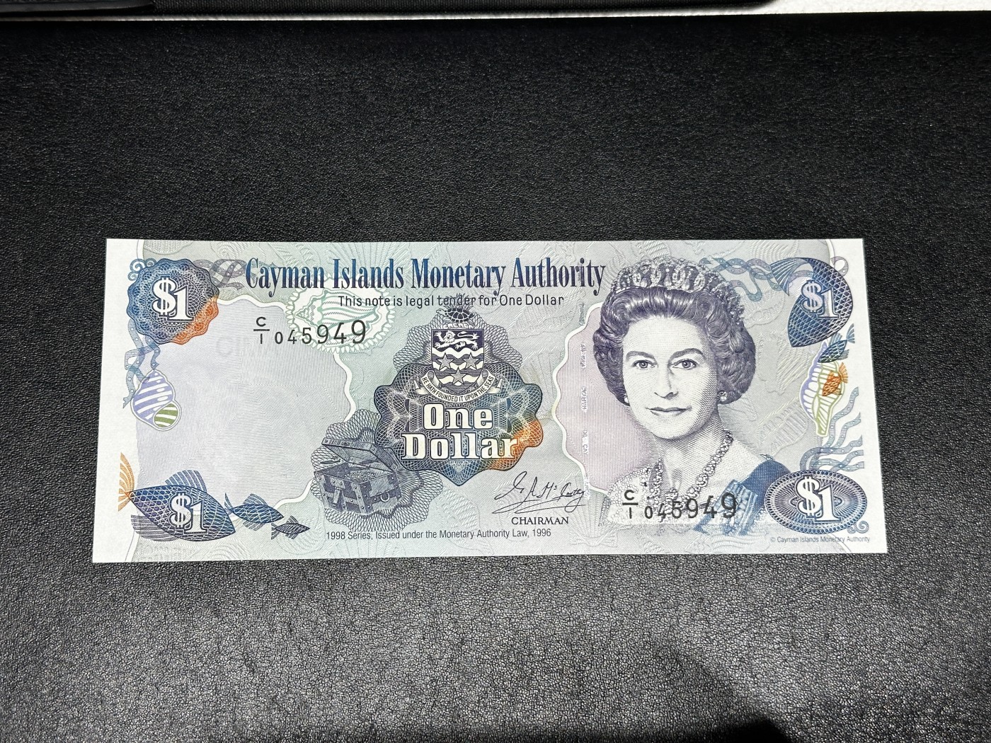 《外钞收藏家》第三百三十二期 加勒比四国专场（伯利兹/巴哈马/巴巴多斯/开曼） 开曼群岛1998年1元（P21） 全新UNC