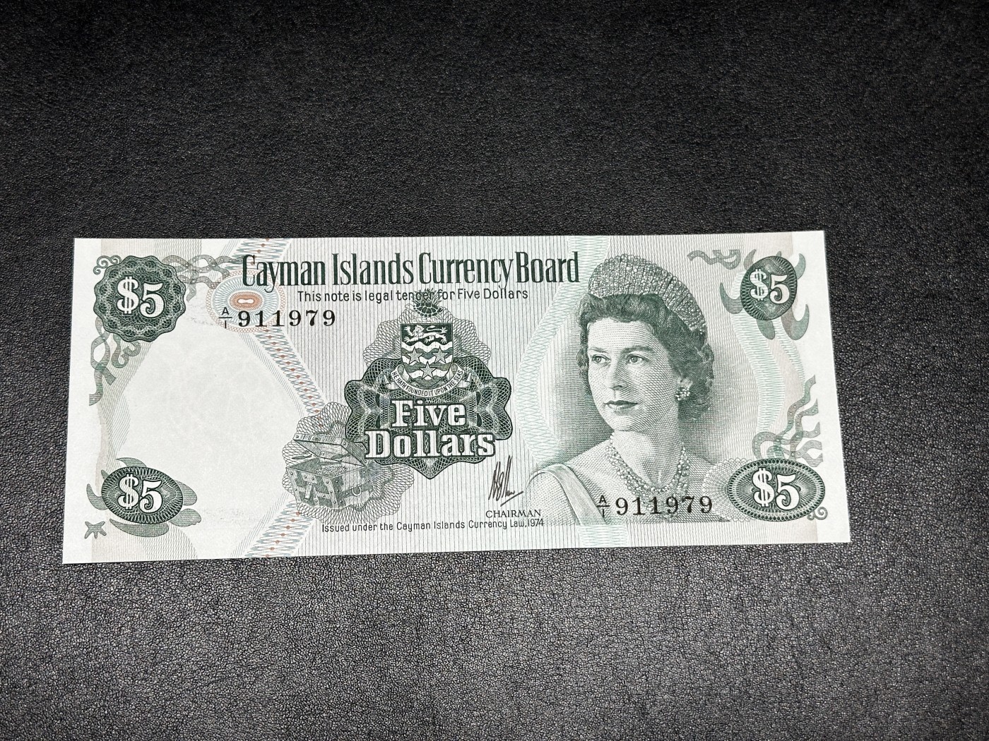 《外钞收藏家》第三百三十二期 加勒比四国专场（伯利兹/巴哈马/巴巴多斯/开曼） 开曼群岛1974年5元（P6） 全新UNC