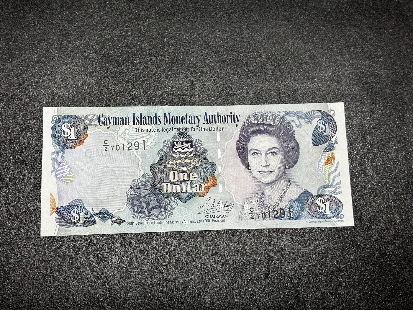 《外钞收藏家》第三百三十二期 加勒比四国专场（伯利兹/巴哈马/巴巴多斯/开曼） 开曼群岛2001年1元（P26） 全新UNC