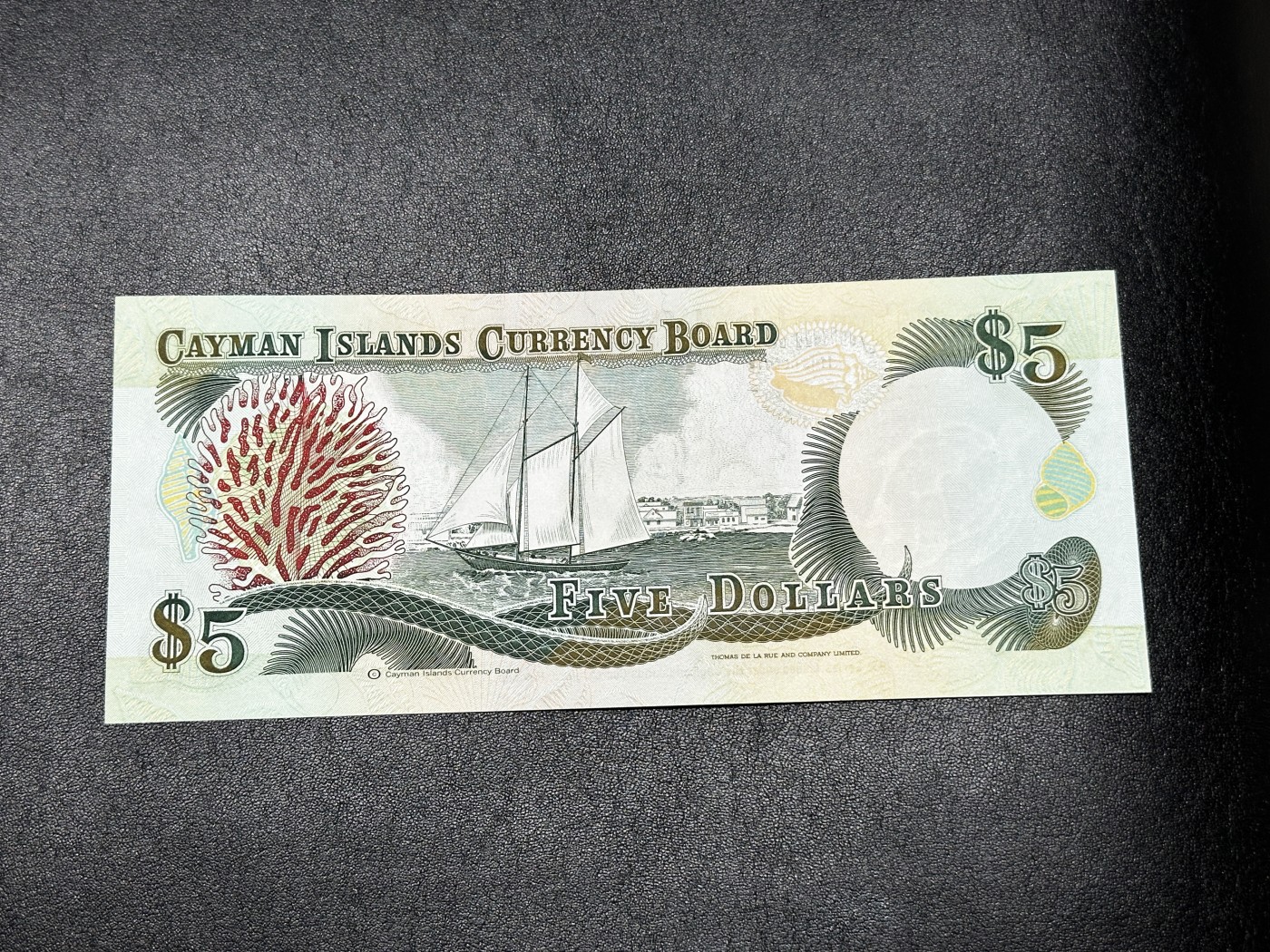 《外钞收藏家》第三百三十二期 加勒比四国专场（伯利兹/巴哈马/巴巴多斯/开曼） 开曼群岛1991年5元（P12） 全新UNC