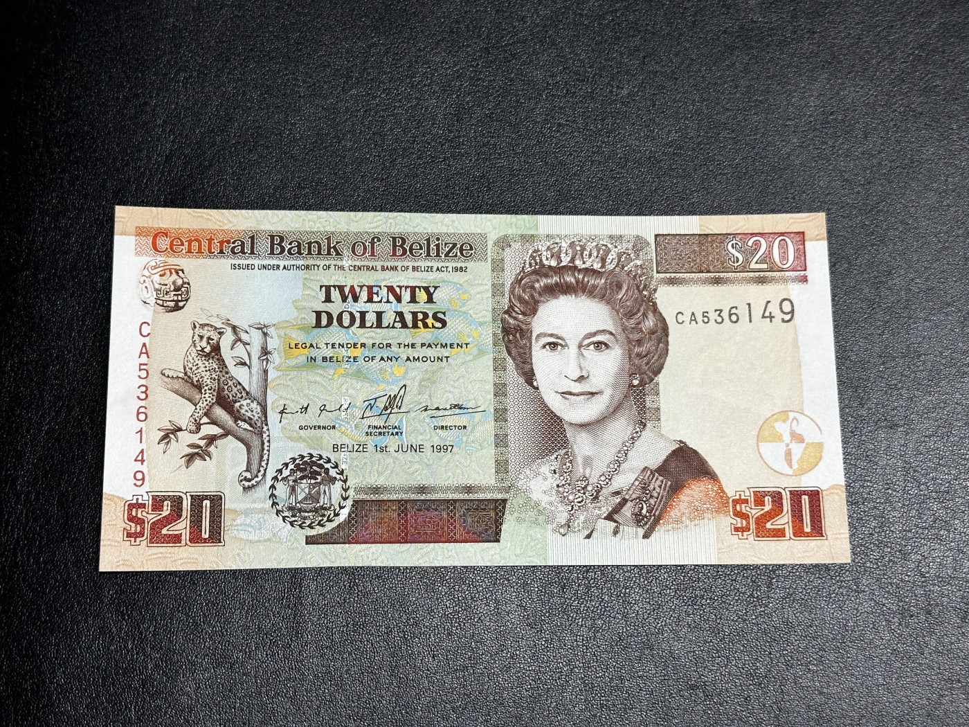 《外钞收藏家》第三百三十二期 加勒比四国专场（伯利兹/巴哈马/巴巴多斯/开曼） 伯利兹1997年20元（P63） 全新UNC