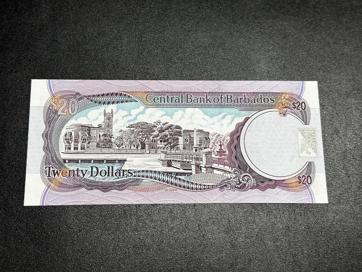 《外钞收藏家》第三百三十二期 加勒比四国专场（伯利兹/巴哈马/巴巴多斯/开曼） 巴巴多斯1997年20元（P50） 全新UNC