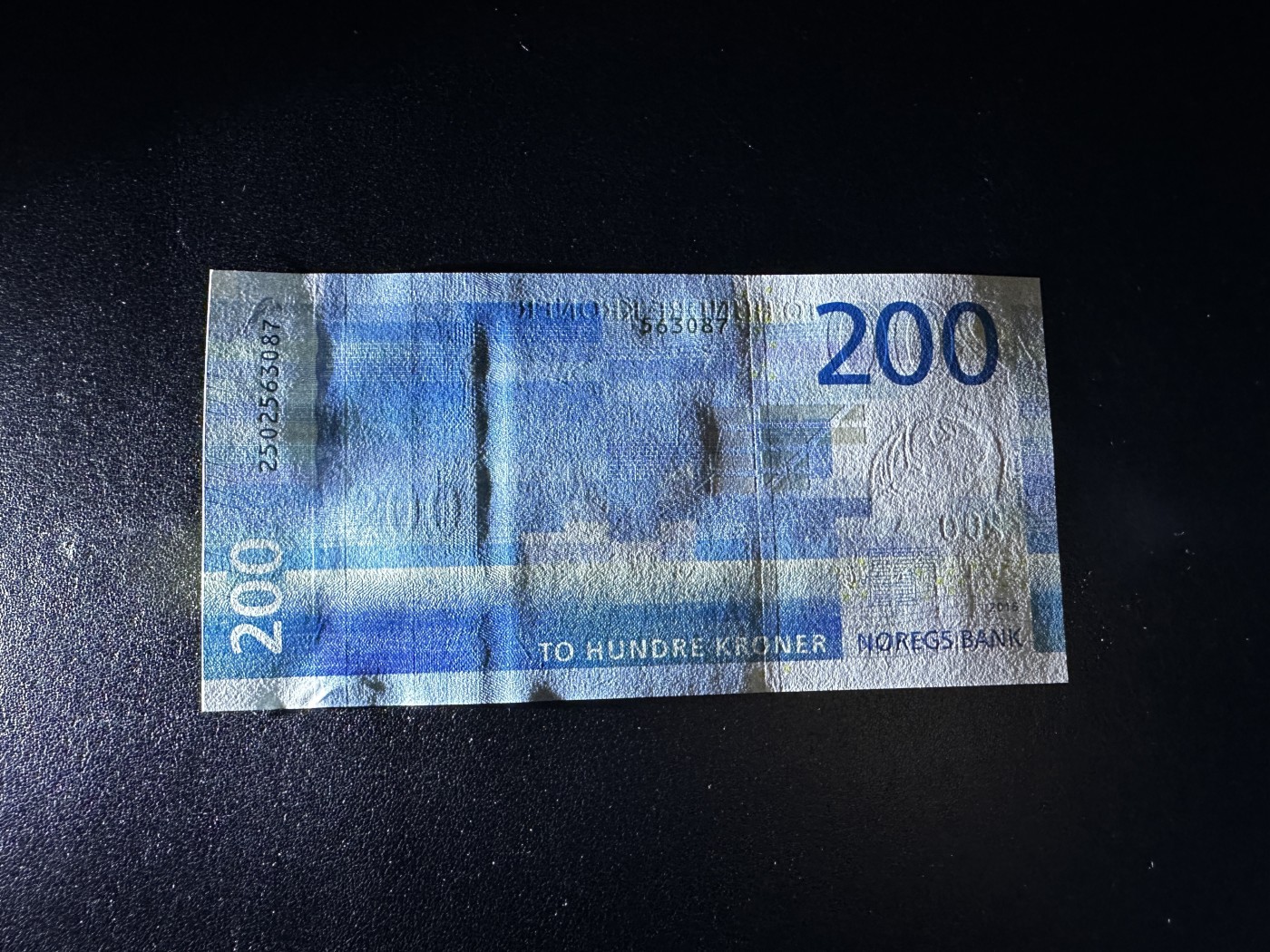 《外钞收藏家》第三百三十一期 最新版挪威200克朗 全新UNC（尾07）