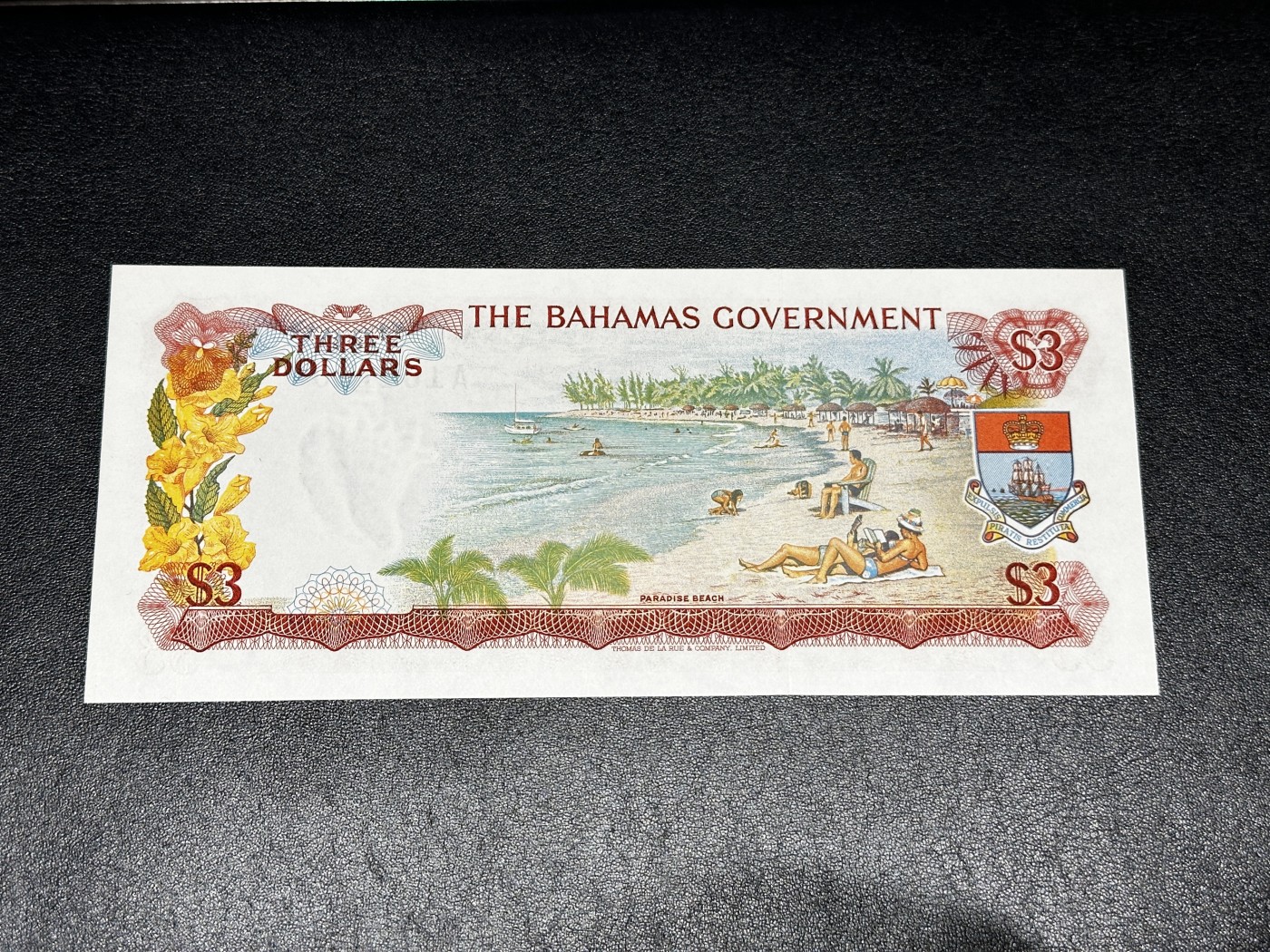 《外钞收藏家》第三百三十二期 加勒比四国专场（伯利兹/巴哈马/巴巴多斯/开曼） 巴哈马1965年3元，双签（P19） 全新UNC