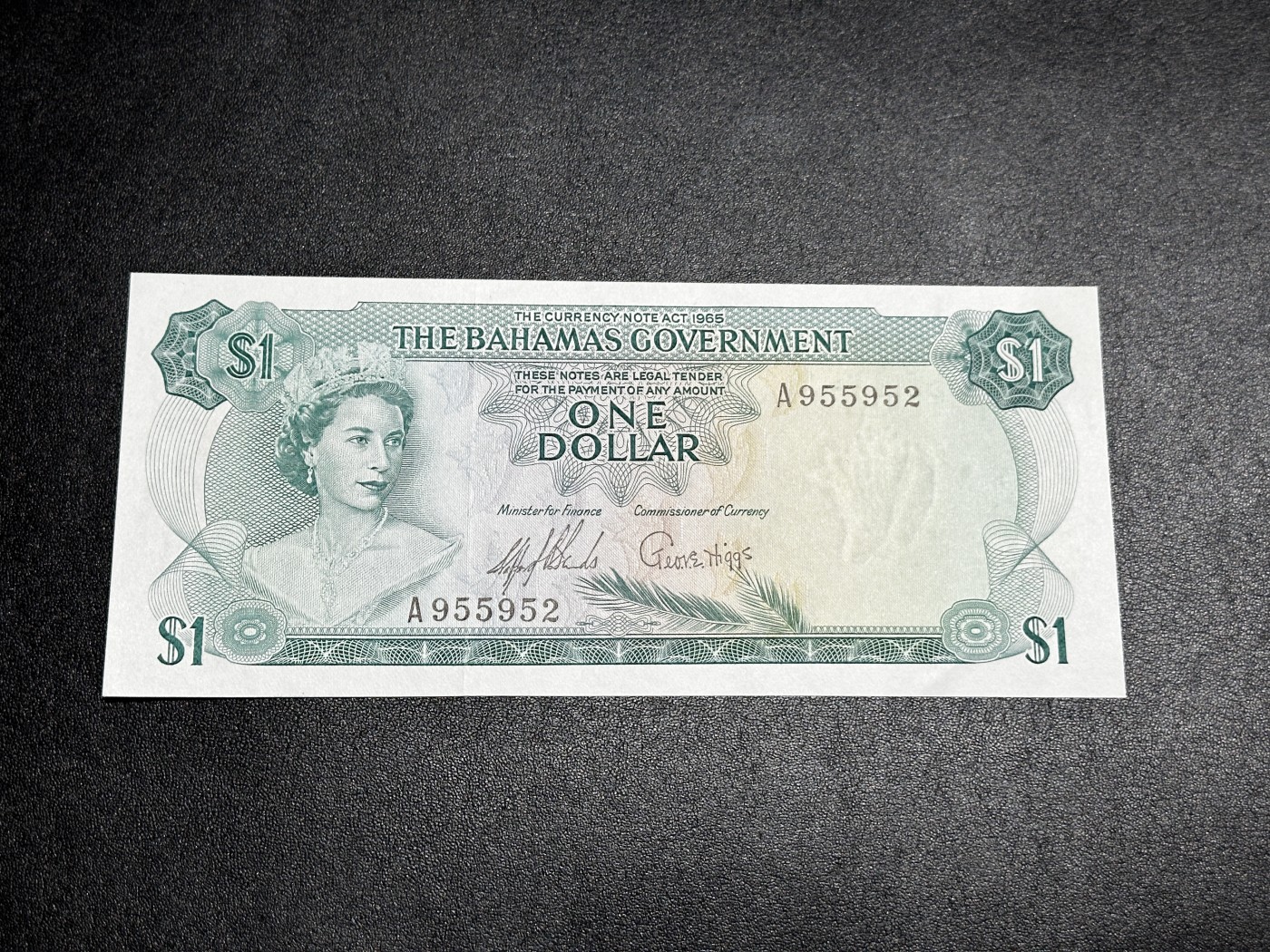 《外钞收藏家》第三百三十二期 加勒比四国专场（伯利兹/巴哈马/巴巴多斯/开曼） 巴哈马1965年1元，双签（P18） 全新UNC