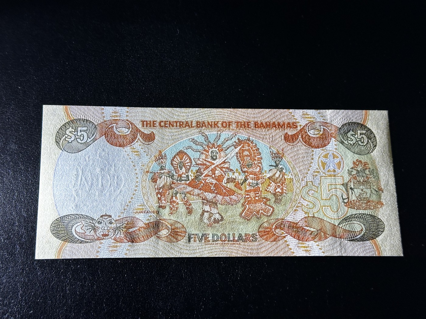 《外钞收藏家》第三百三十二期 加勒比四国专场（伯利兹/巴哈马/巴巴多斯/开曼） 巴哈马1997年5元（P63） 全新UNC