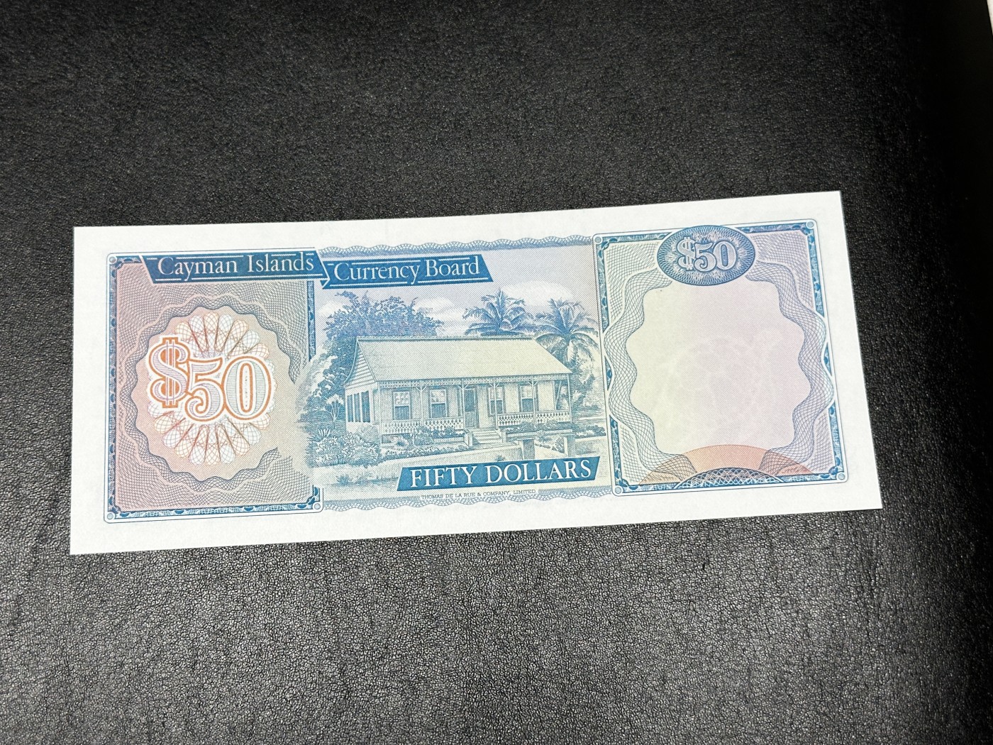 《外钞收藏家》第三百三十二期 加勒比四国专场（伯利兹/巴哈马/巴巴多斯/开曼） 开曼群岛1974年50元（P10），高面值，难得 全新UNC