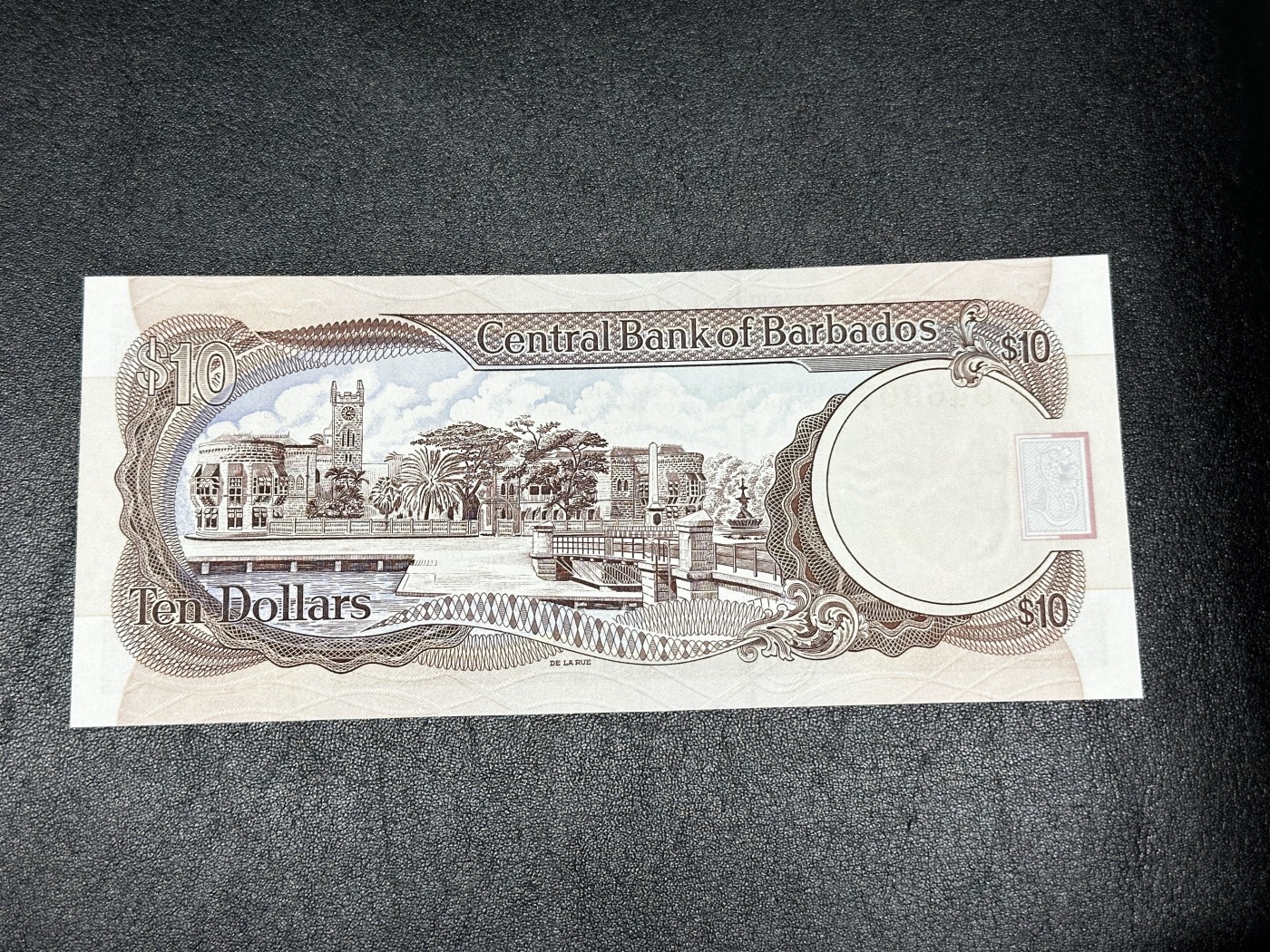 《外钞收藏家》第三百三十二期 加勒比四国专场（伯利兹/巴哈马/巴巴多斯/开曼） 巴巴多斯1986年10元（P38） 全新UNC