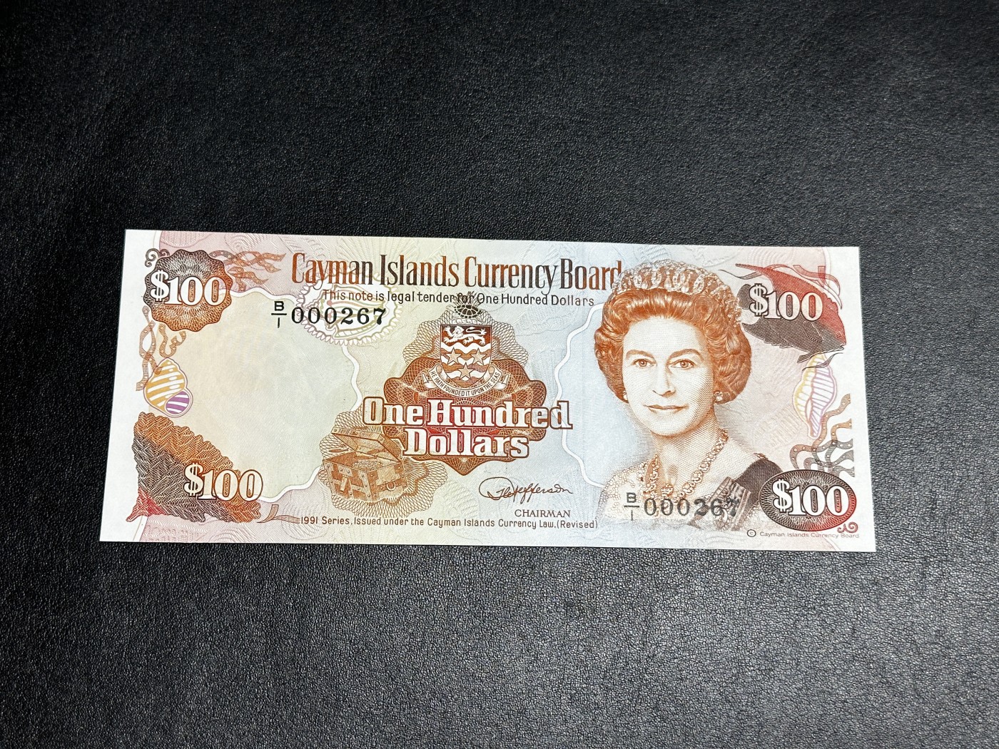 《外钞收藏家》第三百三十二期 加勒比四国专场（伯利兹/巴哈马/巴巴多斯/开曼） 开曼群岛1991年100元（P15），最高面值 全新UNC