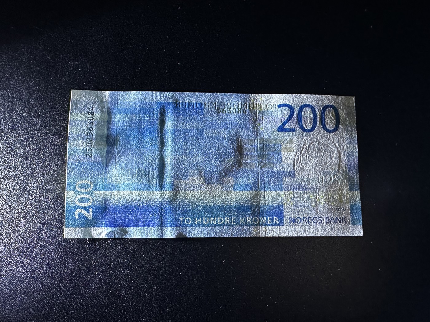 《外钞收藏家》第三百三十一期 最新版挪威200克朗 全新UNC