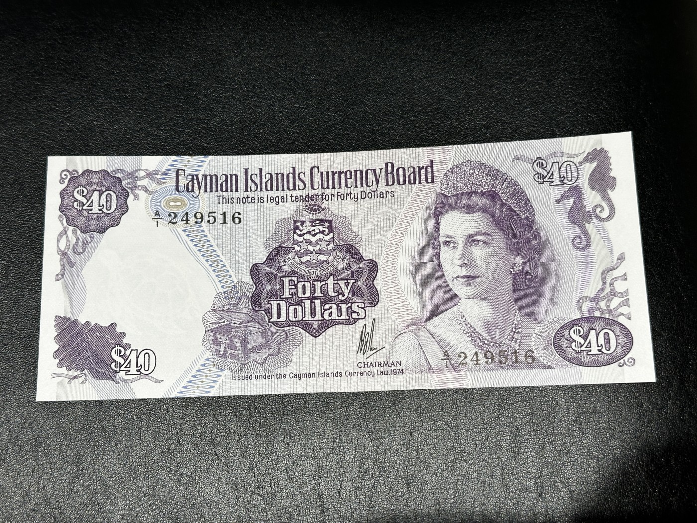 《外钞收藏家》第三百三十二期 加勒比四国专场（伯利兹/巴哈马/巴巴多斯/开曼） 开曼群岛1974年40元（P9），特殊面值，难得  全新UNC