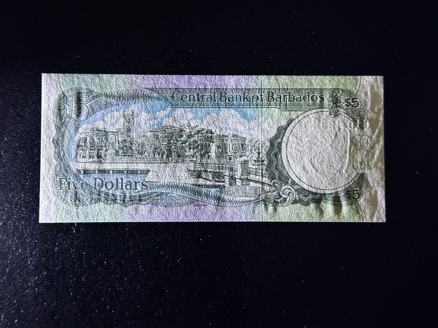 《外钞收藏家》第三百三十二期 加勒比四国专场（伯利兹/巴哈马/巴巴多斯/开曼） 巴巴多斯1996年5元（P47） 全新UNC