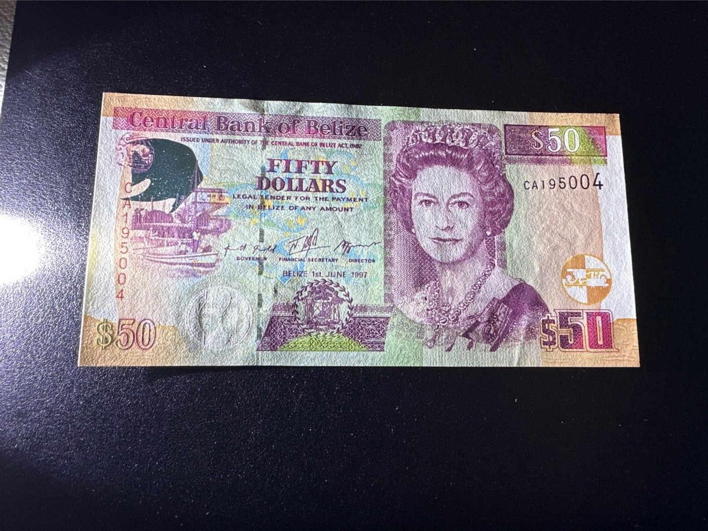 《外钞收藏家》第三百三十二期 加勒比四国专场（伯利兹/巴哈马/巴巴多斯/开曼） 伯利兹1997年50元（P64） 全新UNC