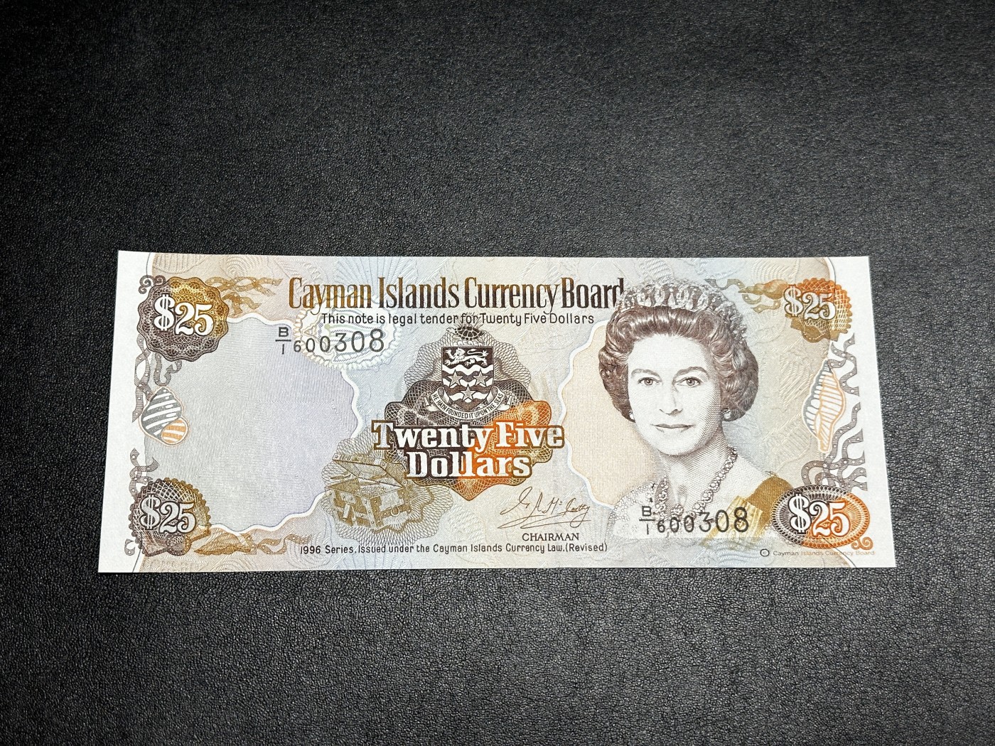 《外钞收藏家》第三百三十二期 加勒比四国专场（伯利兹/巴哈马/巴巴多斯/开曼） 开曼群岛1996年25元（P19） 全新UNC