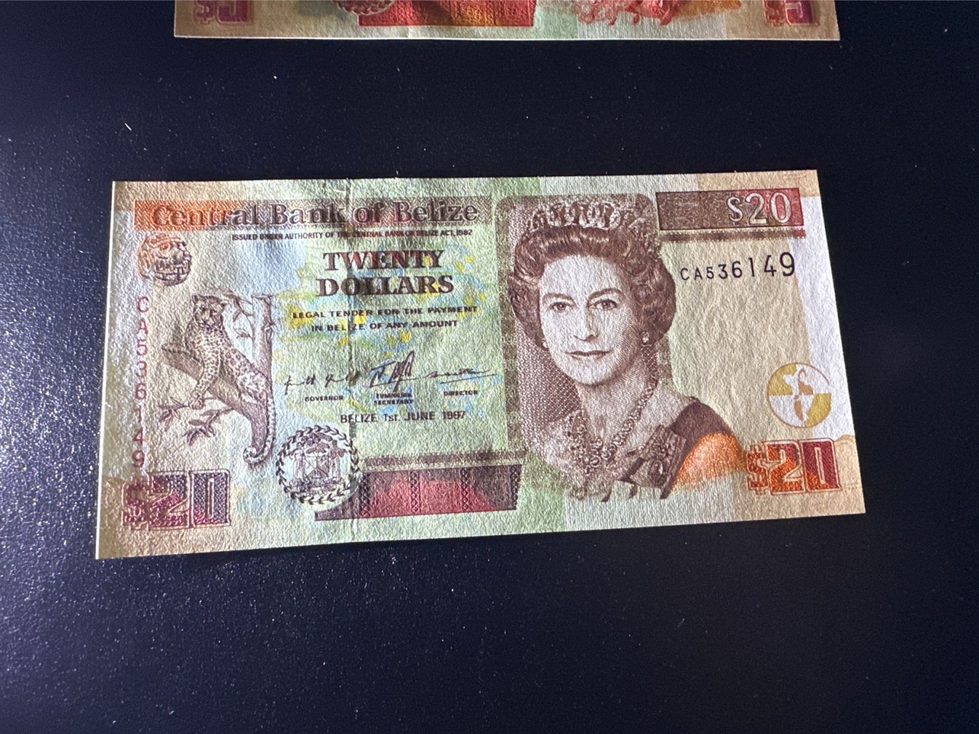 《外钞收藏家》第三百三十二期 加勒比四国专场（伯利兹/巴哈马/巴巴多斯/开曼） 伯利兹1997年20元（P63） 全新UNC