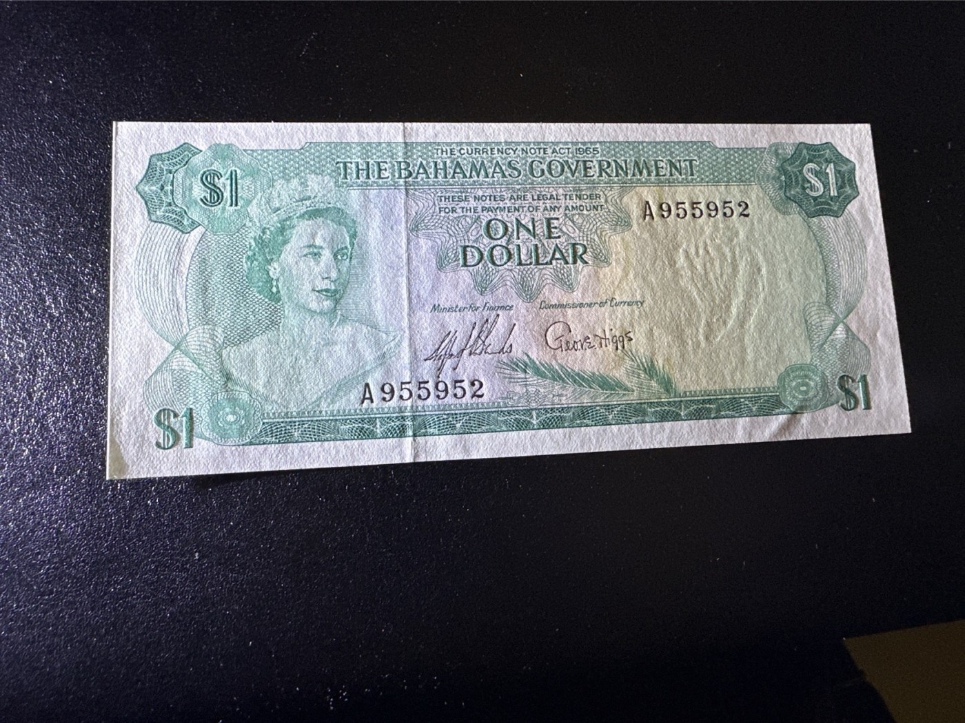 《外钞收藏家》第三百三十二期 加勒比四国专场（伯利兹/巴哈马/巴巴多斯/开曼） 巴哈马1965年1元，双签（P18） 全新UNC