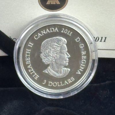 康怡轩钱币【图瓦卢+匈牙利+加拿大+白俄罗斯 纪念币专场】第251006期  2011年加拿大发行十二个月3加元镶幸运石精制纪念银币-十二月