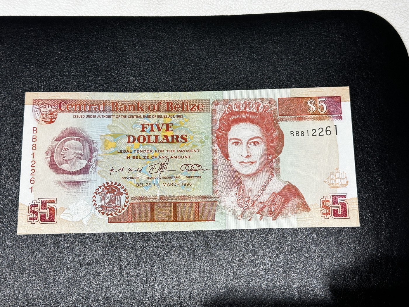 《外钞收藏家》第三百三十二期 加勒比四国专场（伯利兹/巴哈马/巴巴多斯/开曼） 伯利兹1996年5元（P58） 全新UNC