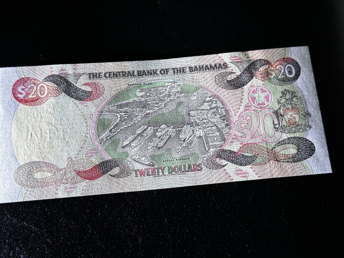 《外钞收藏家》第三百三十二期 加勒比四国专场（伯利兹/巴哈马/巴巴多斯/开曼） 巴哈马1997年20元（P65） 全新UNC