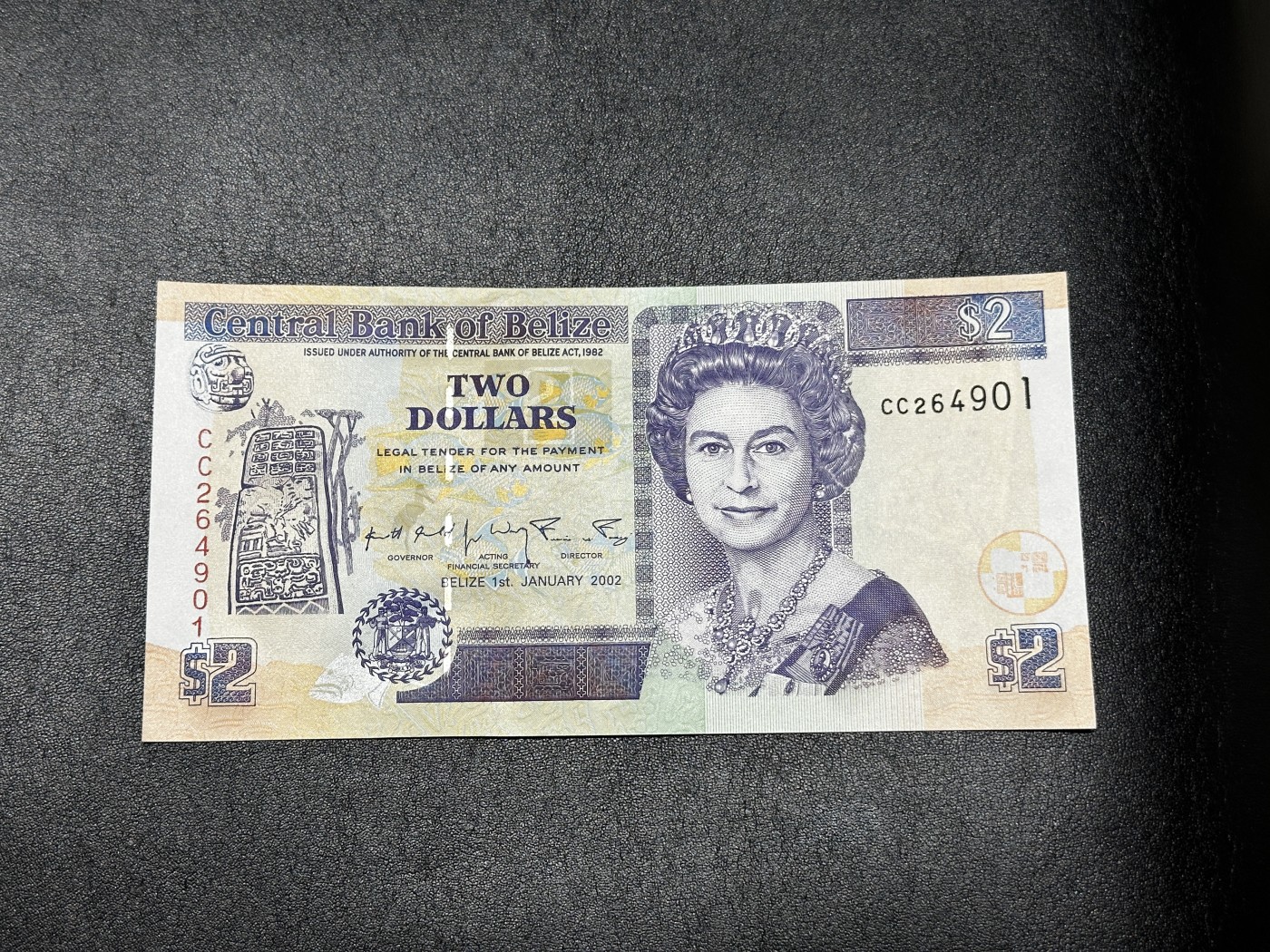 《外钞收藏家》第三百三十二期 加勒比四国专场（伯利兹/巴哈马/巴巴多斯/开曼） 伯利兹2002年2元（P60） 全新UNC