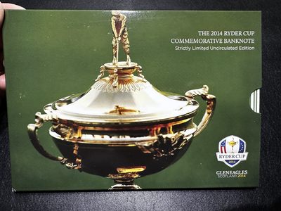 《外钞收藏家》第三百三十一期 - 2014年苏格兰5镑 纪念钞 精美册子