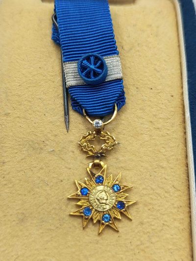 圣佩特罗拍卖（第九期） - 法国国家功勋勋章mini（带钻和蓝宝石指挥官级）