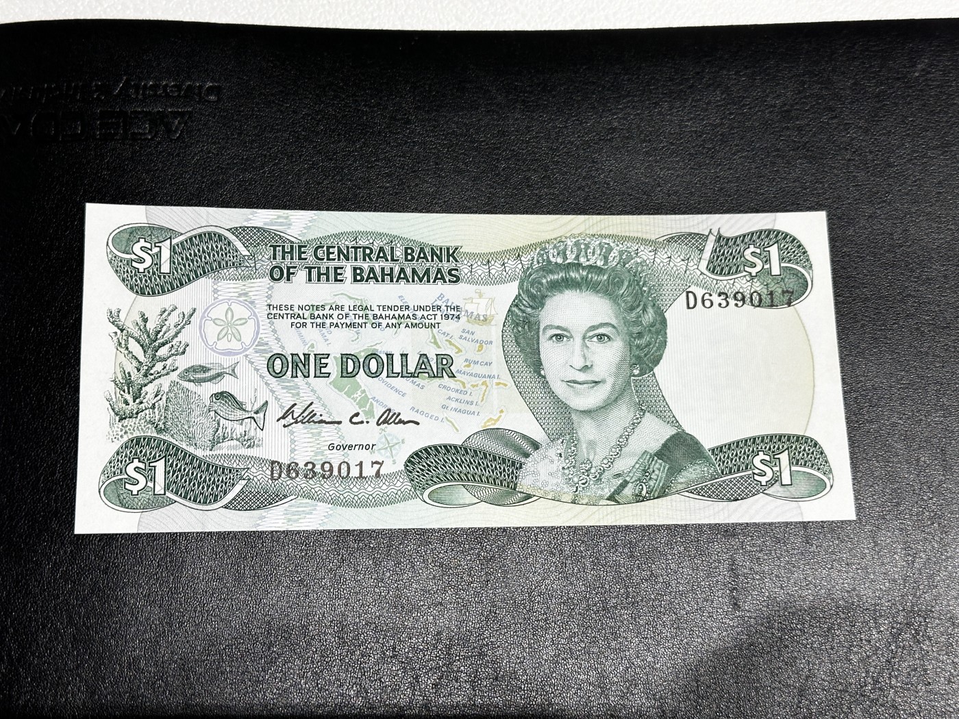 《外钞收藏家》第三百三十二期 加勒比四国专场（伯利兹/巴哈马/巴巴多斯/开曼） 巴哈马1984年1元（P43） 全新UNC