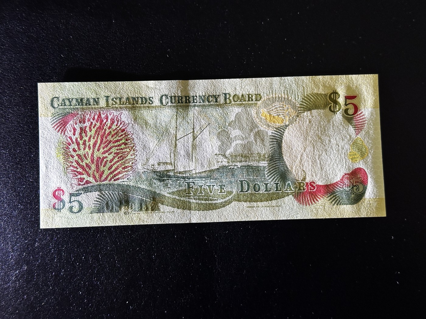 《外钞收藏家》第三百三十二期 加勒比四国专场（伯利兹/巴哈马/巴巴多斯/开曼） 开曼群岛1996年5元（P17） 全新UNC