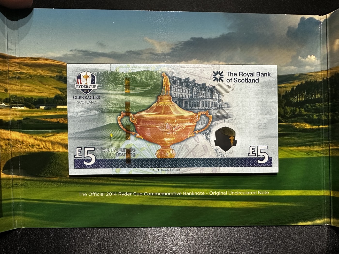 《外钞收藏家》第三百三十一期 2014年苏格兰5镑 纪念钞 精美册子