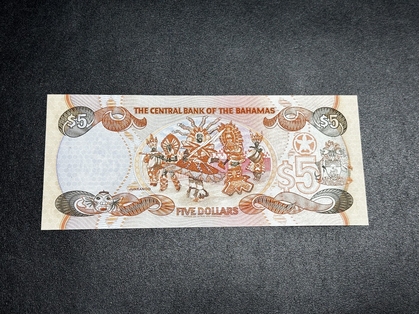 《外钞收藏家》第三百三十二期 加勒比四国专场（伯利兹/巴哈马/巴巴多斯/开曼） 巴哈马1995年5元（P52） 全新UNC